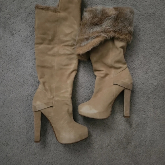 Tan suede knee high boots - Picture 4 of 4